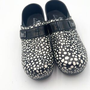 Koy by Sanita Black and White Polka Dot Clogs Comfort, Chic, Stylist, size 39.
